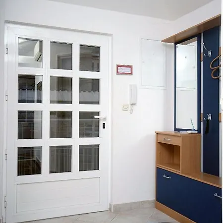 Apartmán With A Parking Space - 4753